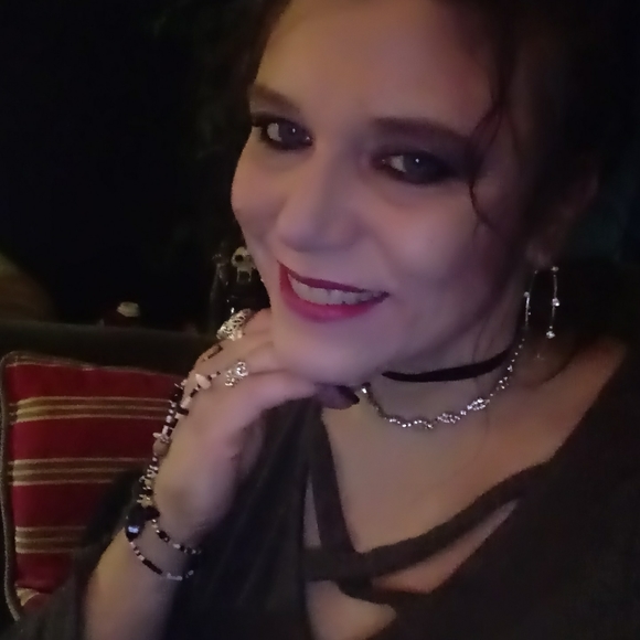 Meet your Posher, KaRon - Picture 5 of 7